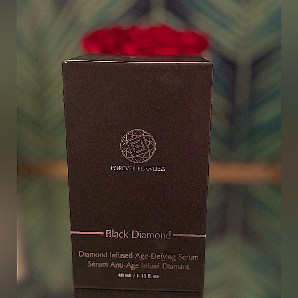 Forever Flawless Black Diamond Age-Defying Serum - Picture 3 of 5